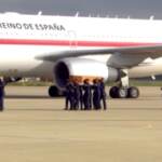 Arrivati in Spagna con un Airbus i corpi dei giornalisti uccisi in Burkina Faso