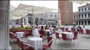 Venezia si rivedono i turisti in Piazza San Marco