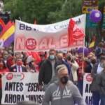 1° maggio, i sindacati guidano il corteo attraverso Madrid