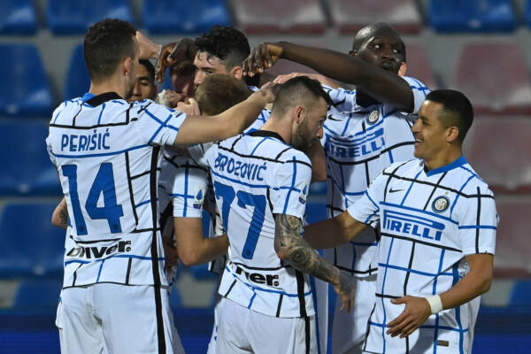 Serie A, Eriksen manda Crotone in B: Inter prepara festa Scudetto