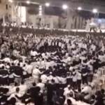 Gerusalemme, folla di ebrei al Muro del Pianto per ricordare la vittime del Monte Meron