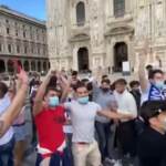 L’Inter vince lo scudetto, festa in piazza Duomo