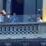 Scudetto Inter, tifosi in delirio per Zanetti in piazza Duomo