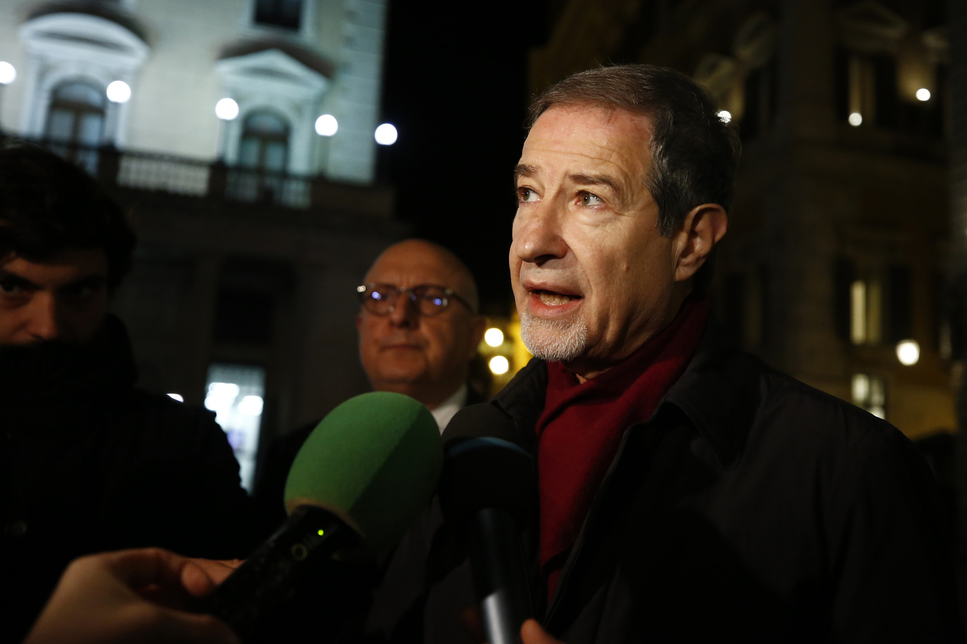 Vaccini, lo strappo di Musumeci: via alle dosi per gli over 50