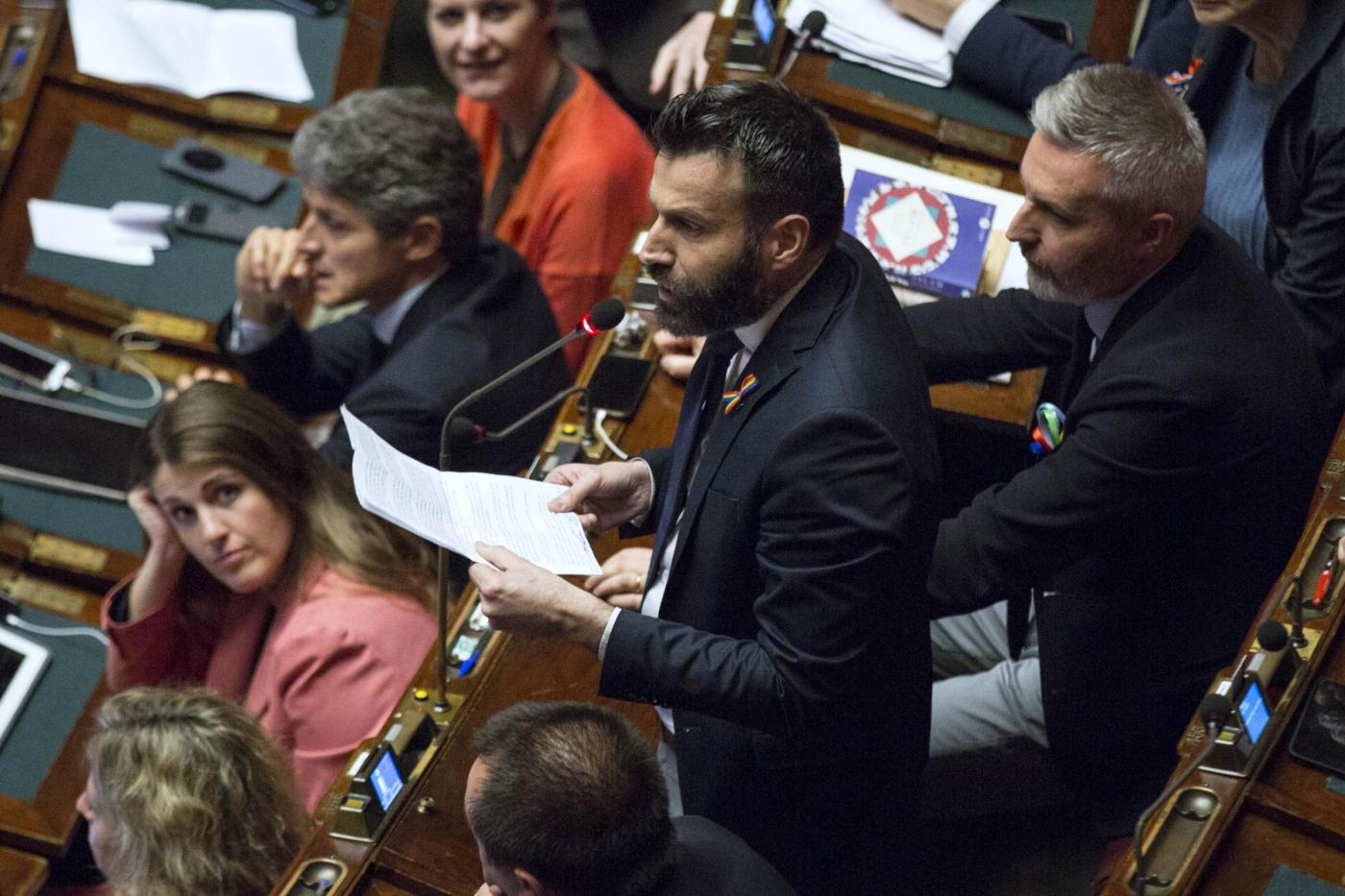 Omofobia, M5S trova firme: ddl Zan vada in aula. Oggi testo alternativo Lega