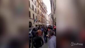 Cobas occupano il Nazareno