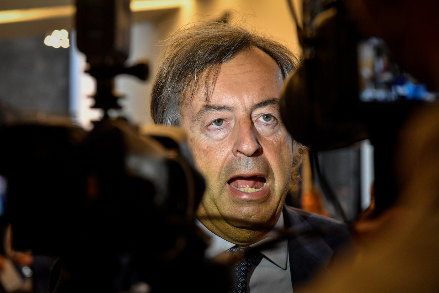 Burioni contro il green pass: Il tampone è un pericolosissimo controsenso, dovrebbero muoversi solo guariti e vaccinati Burioni contro il green pass: Il tampone è un pericolosissimo controsenso, dovrebbero muoversi solo guariti e vaccinati