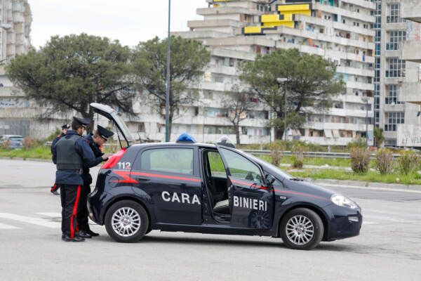 Scampia, i Carabinieri presentano i nuovi droni per il controllo dei cittadini durante la quarantena