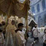 Mini-gruppi, tamponi e vaccini: così ripartono i pellegrinaggi