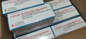 Vaccini, oggi in arrivo circa 2,5 milioni di dosi in Italia