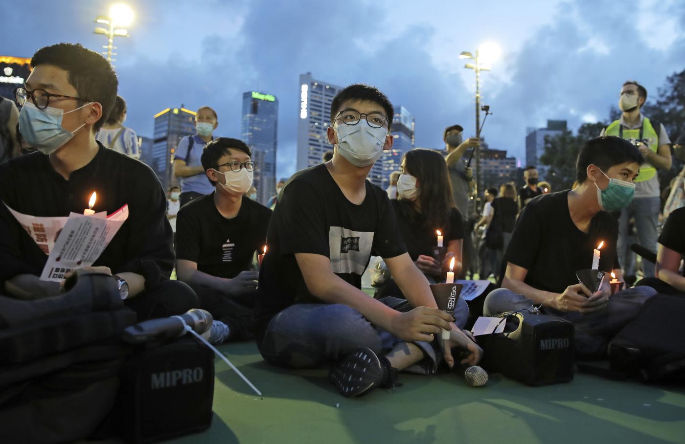 Hong Kong, Joshua Wong condannato a 10 mesi per la veglia delle vittime di Tienanmen