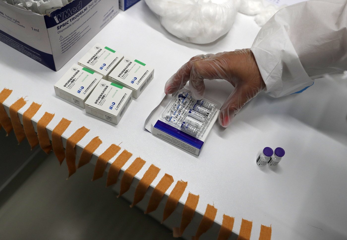 Vaccini, Russia autorizza l’uso Sputnik Light: è versione monodose