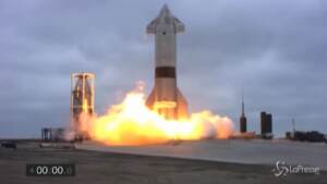 Space X: razzo Starship, lancio e atterraggio riescono per la prima volta