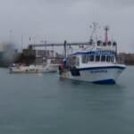 Tensione nella Manica: i pescatori francesi nel porto di St.Helier, sull’isola di Jersey