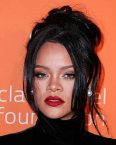 L'ente benefico di Rihanna dona 5 milioni di dollari per l'emergenza Coronavirus