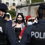 Bologna, famiglia sequestra e schiavizza ragazza: 4 arresti