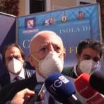 Isole Covid free, De Luca: “Le abbiamo immunizzate, poi tocca a Sorrento, Amalfi e il Cilento”