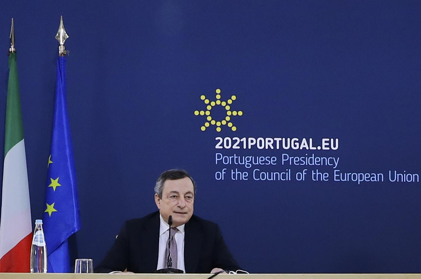 Vaccini, Draghi: “Brevetti tema complesso, Usa esportino”. La Ue compra 1,8 mld di dosi Pfizer Vaccini, Draghi: “Brevetti tema complesso, Usa esportino”. La Ue compra 1,8 mld di dosi Pfizer