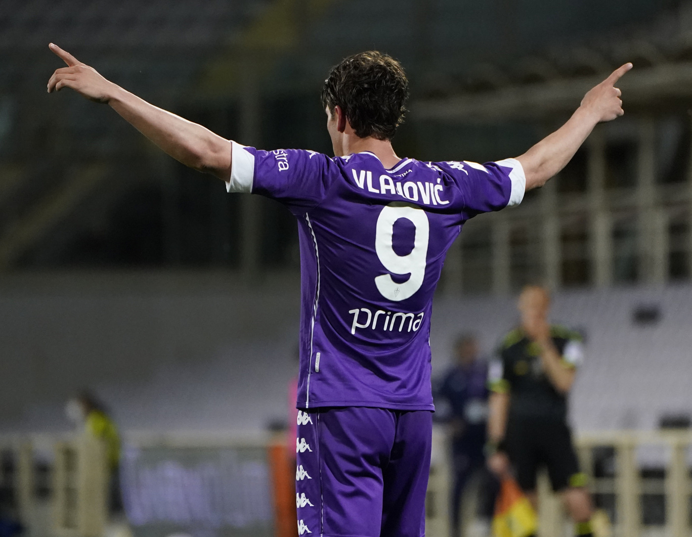Serie A, Vlahovic allontana la Lazio dalla Champions: Fiorentina verso la salvezza Serie A, Vlahovic allontana la Lazio dalla Champions: Fiorentina verso la salvezza