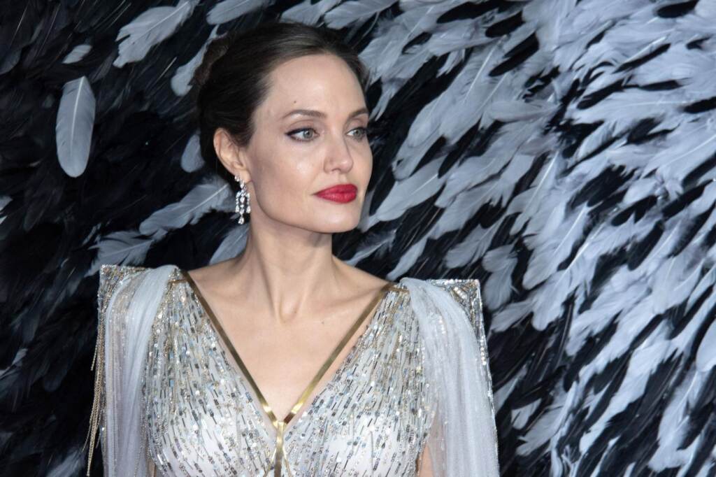 Angelina-Jolie