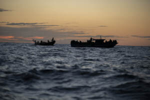 Migranti, Nave Open Arms salva 169 migranti tra Libia e Lampedusa