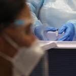 Covid, 23enne riceve 6 dosi di vaccino Pfizer per errore: le è stata iniettata l’intera fiala