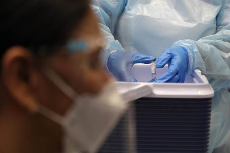 Filippine, avviata vaccinazione con le 15mila dosi dello Sputnik V