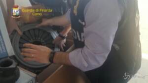 Como, sequestrata stamperia abusiva: 13mila pezzi di ricambio contraffatti
