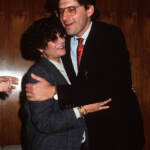 Mia Martini saluta Fabrizio Frizzi.