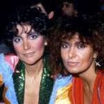 Loredana Berte' posa con la sorella Mia Martini.