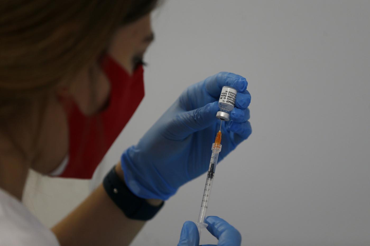 Report Vaccini del 12 maggio: i dati regione per regione. Superate 25 milioni di somministrazioni Report Vaccini del 12 maggio: i dati regione per regione. Superate 25 milioni di somministrazioni