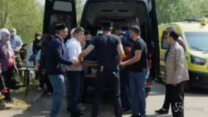 Russia, giorno di lutto a Kazan dopo la strage nella scuola