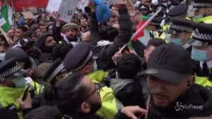 Londra, scontri tra polizia e manifestanti a corteo filo-palestinese