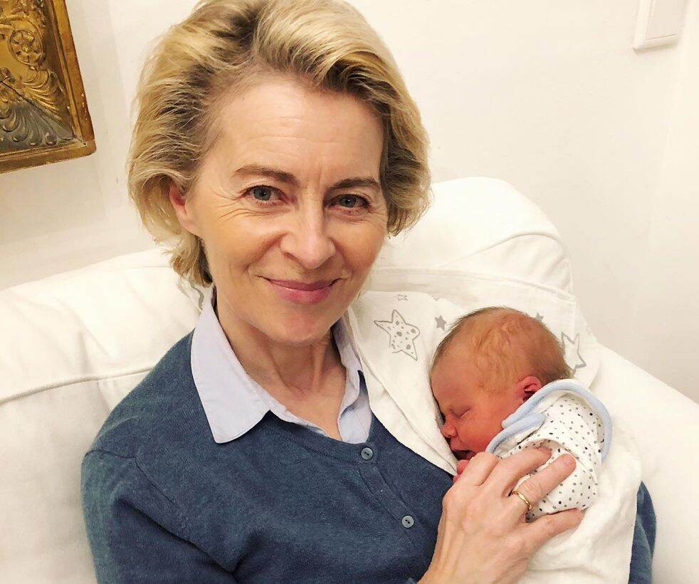 ursula von der leyen nonna orgogliosa lapresse