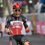 Giro d’Italia, Caleb Ewan vince la quinta tappa a Cattolica