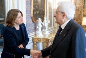 Sally Buzbee con Sergio Mattarella