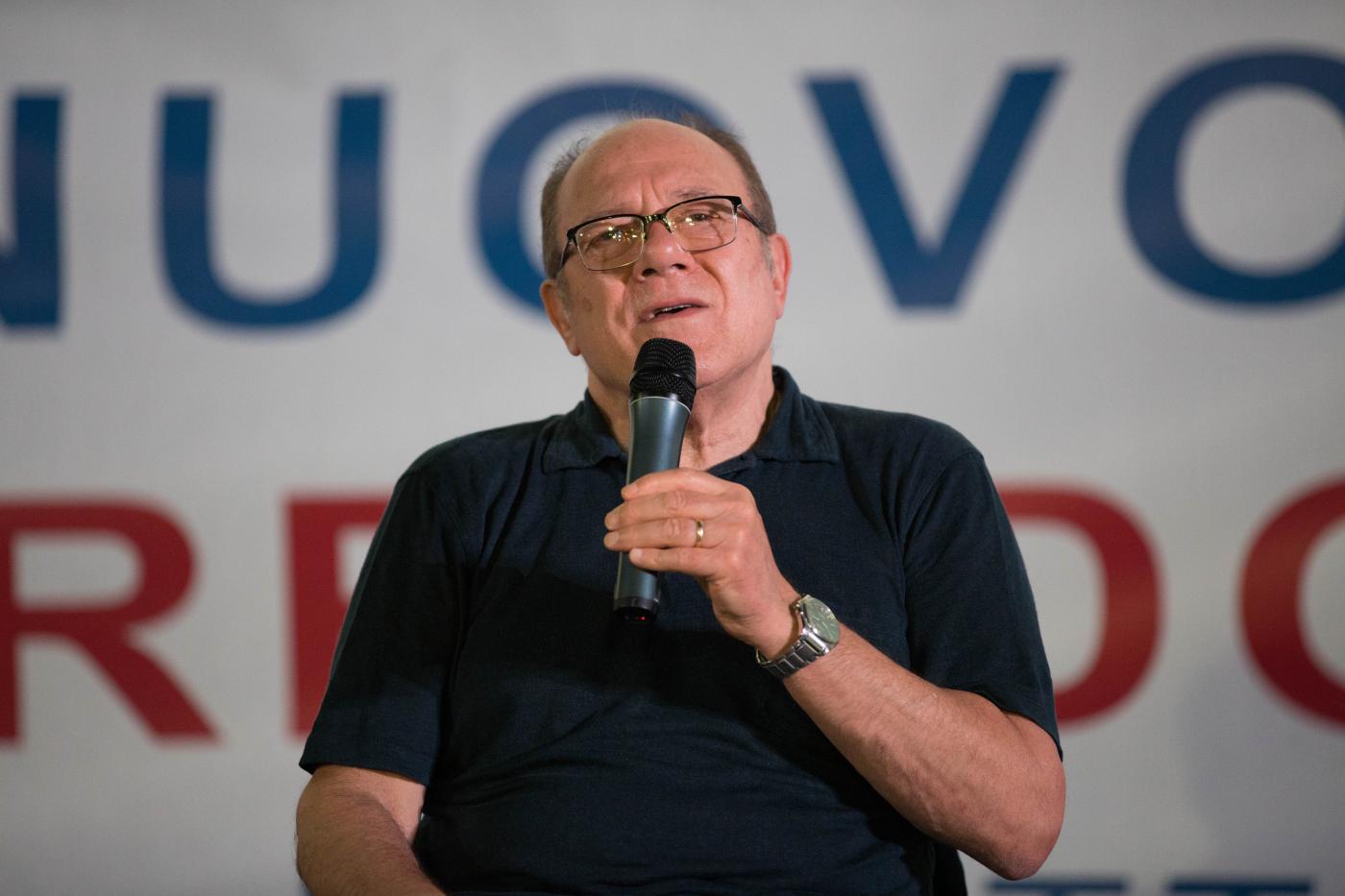 Carlo Verdone batte il primo ciak nella villa di Moravia