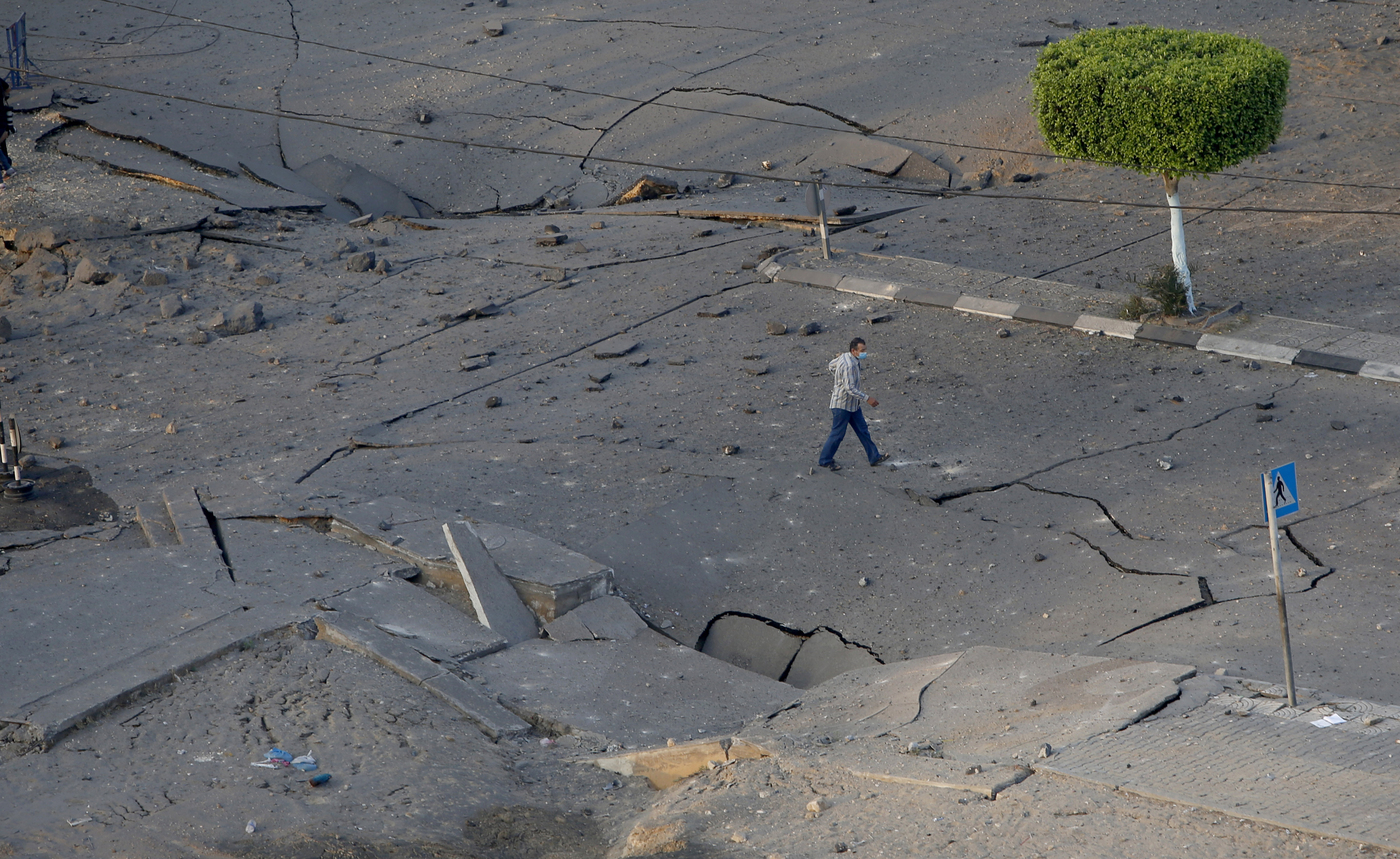 Gaza, duri raid contro Hamas: 83 morti da lunedì. Ancora razzi su Israele Gaza, duri raid contro Hamas: 83 morti da lunedì. Ancora razzi su Israele