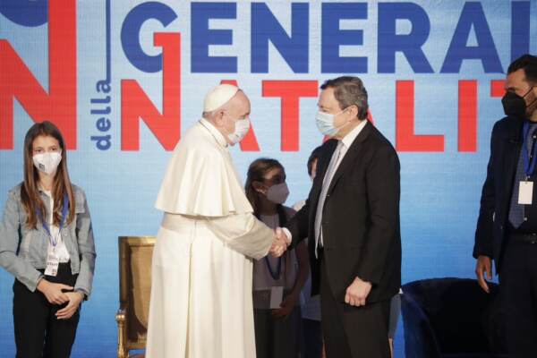 Papa Francesco e Mario Draghi aprono gli Stati generali della natività