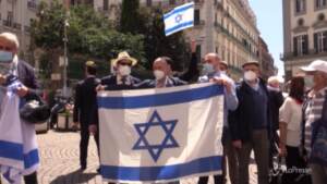 Napoli, in piazza le ragioni contrapposte dei sostenitori di israeliani e palestinesi