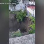Maltempo a Napoli, voragine in strada al rione Sanità