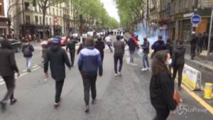 Parigi, lacrimogeni della polizia alla manifestazione pro-Palestina
