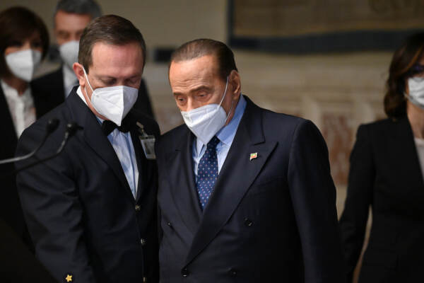 berlusconi dimesso