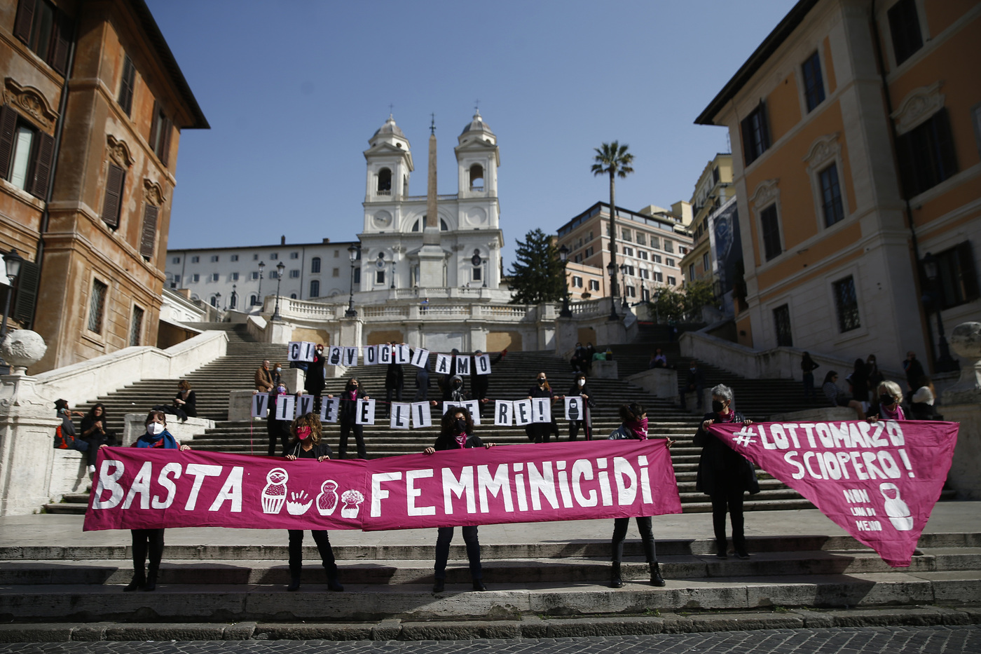 Istat: in pandemia +79,5% richieste di aiuto da donne vittime violenza Istat: in pandemia +79,5% richieste di aiuto da donne vittime violenza