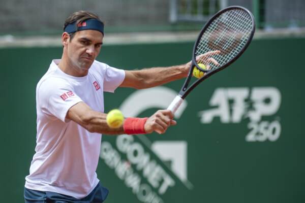 ATP 250 Tennis: Roger Federer si allena a Ginevra