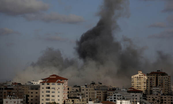 Israele e Palestina, una guerra senza fine: ancora razzi e raid