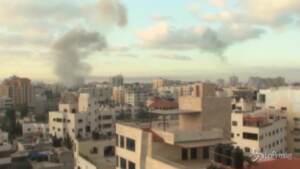 Gaza, continuano i raid di Israele
