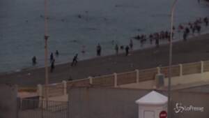 Spagna: i migranti continuano ad arrivare a nuoto a Ceuta