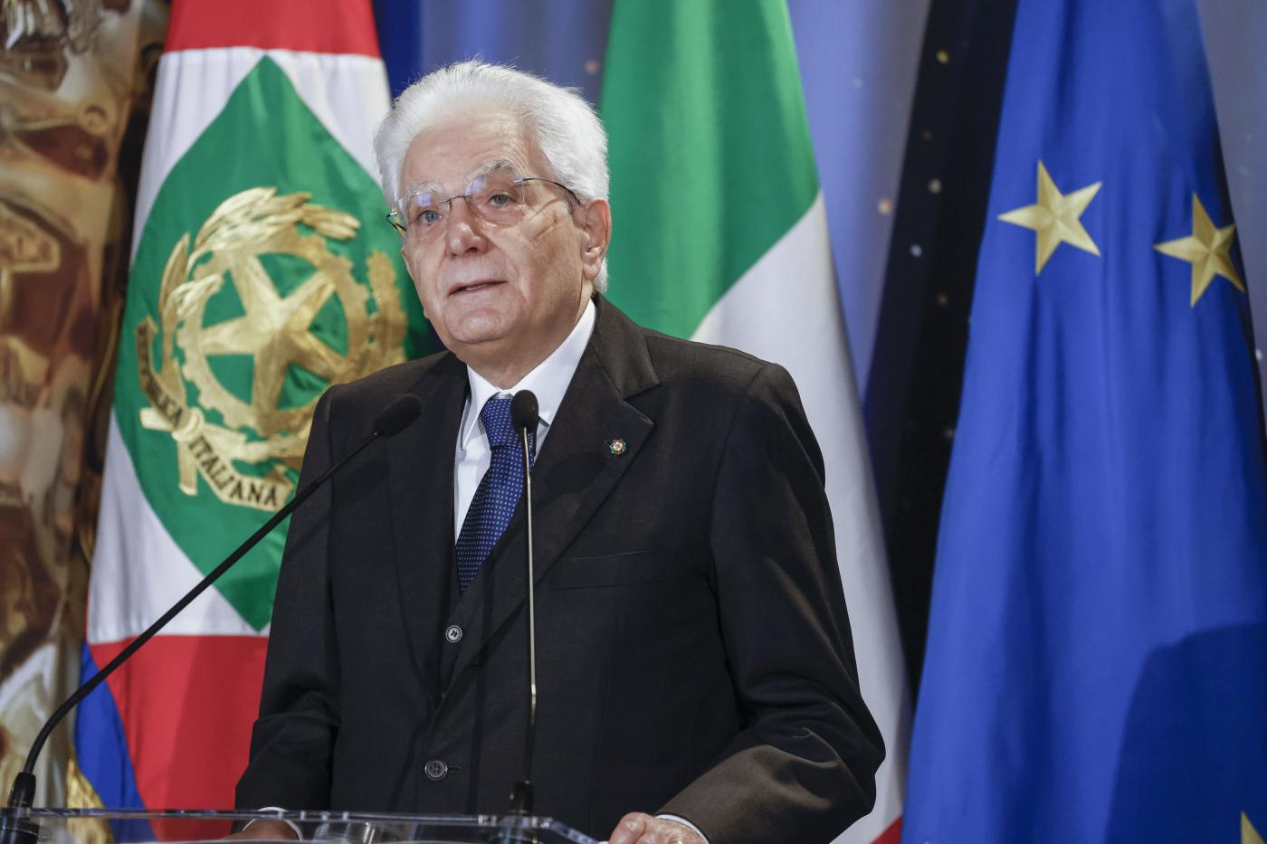 Quirinale, Mattarella: “Tra otto mesi potrò riposarmi. Non è tempo di pensare al bis” Quirinale, Mattarella: “Tra otto mesi potrò riposarmi. Non è tempo di pensare al bis”