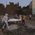 Nuovo record di decessi in India: oltre 4.500 vittime in 24 ore